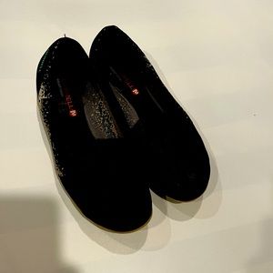 Black ballet flats!